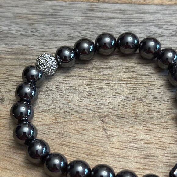 Hematite Stone & Silver Sparkle Beaded Bracelet NWOT - Picture 2 of 3